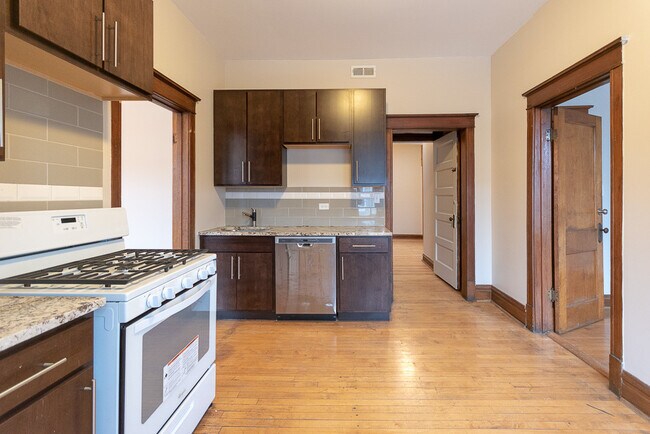 Foto del edificio - 2457 W Rice St