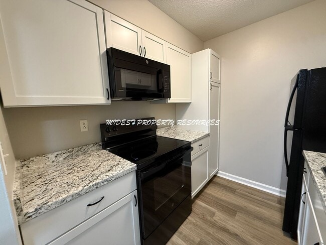 Foto del edificio - Stunning 1 Bedroom Apartment w/ Covered Pa...