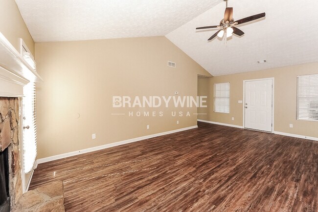 Building Photo - 371 Walker Dr