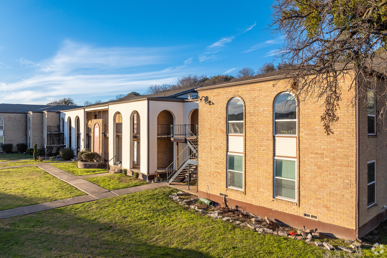 Primary Photo - Spanish Garden Condominiums