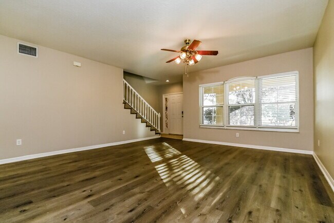 Foto del edificio - 6507 Summer Cove Dr