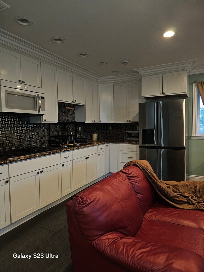 Foto del edificio - 3800 Hillsdale Dr