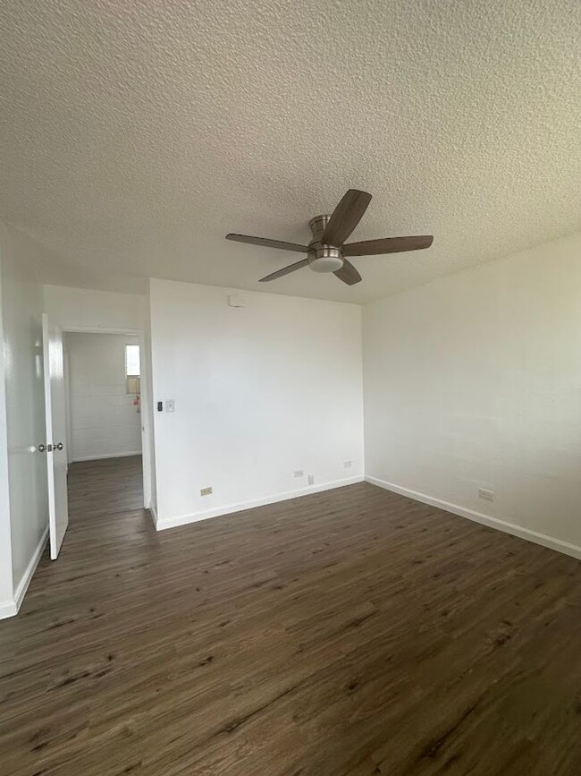 Building Photo - HOKULANI Apartment, NEWLY RENOVATED Conven...