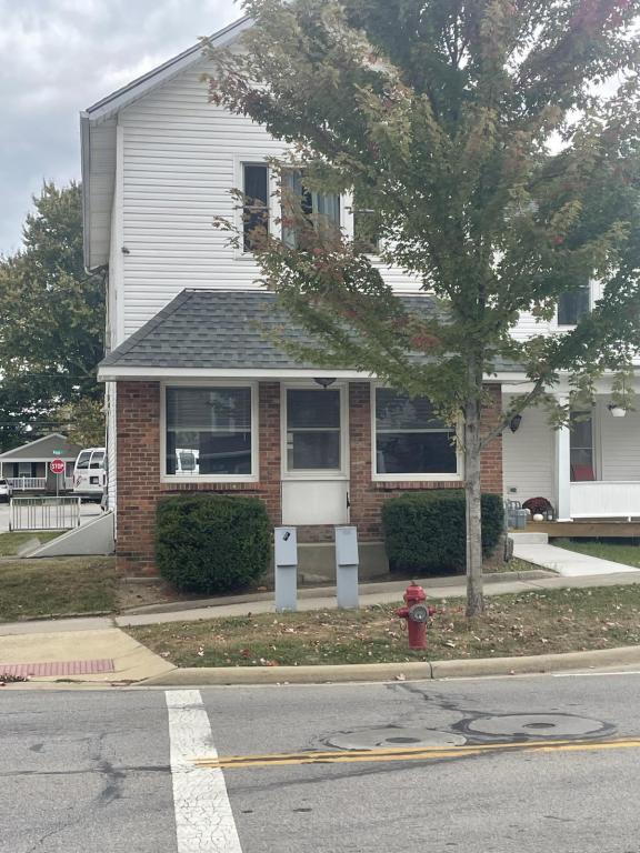 Building Photo - 399 S Main St