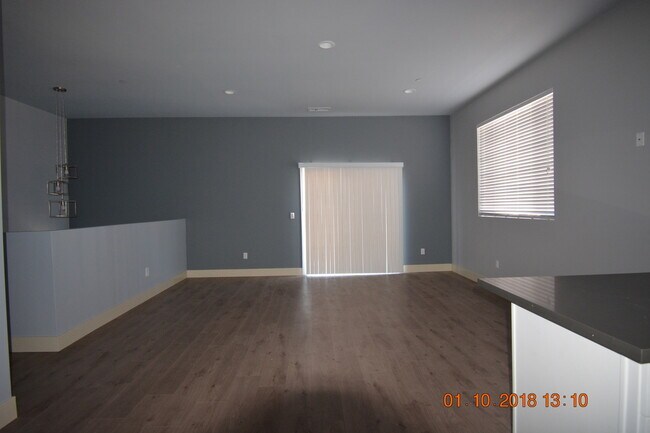 Spacious open living room - 6831 Hinds Ave
