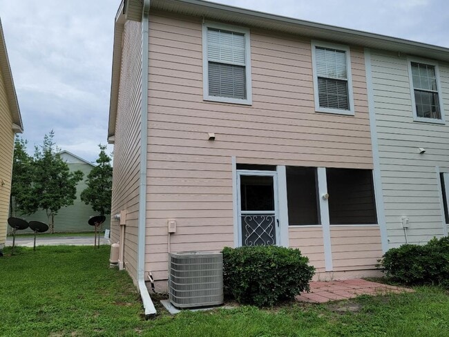 Photo - 1 Old Courthouse Way