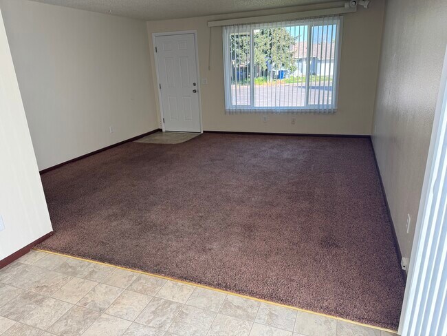 Foto del edificio - 4898 Chinook Ct SE