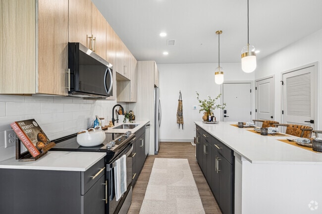 2BR, 2BA - 1,068SF - Kitchen - Gables Angeline