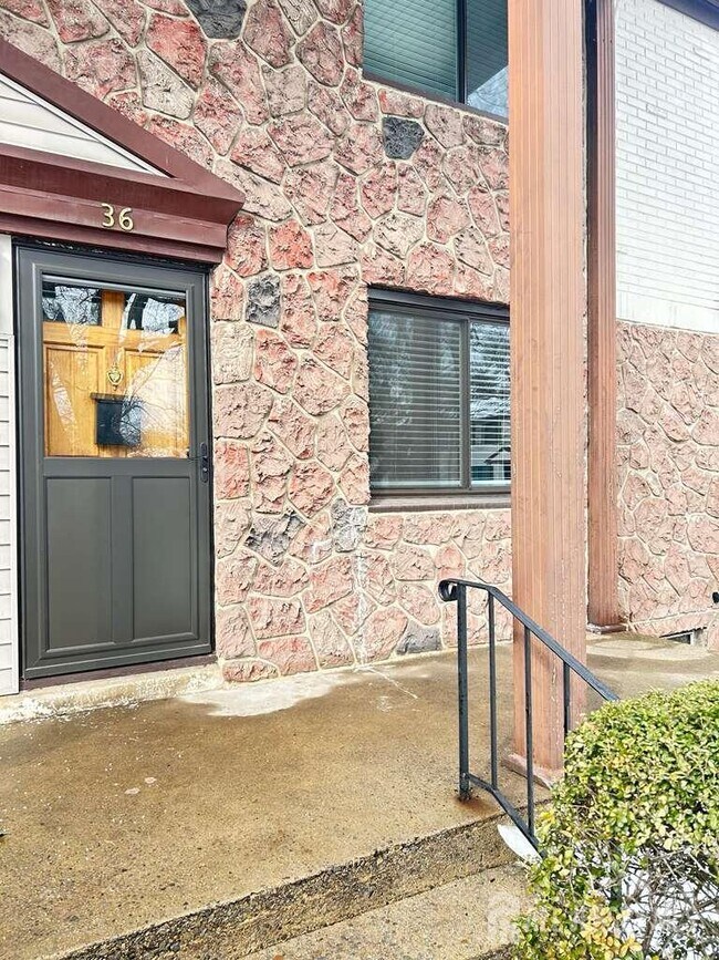 Foto del edificio - 36 Kate Ln