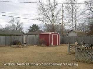 Building Photo - 1000 N Country Acres Ave