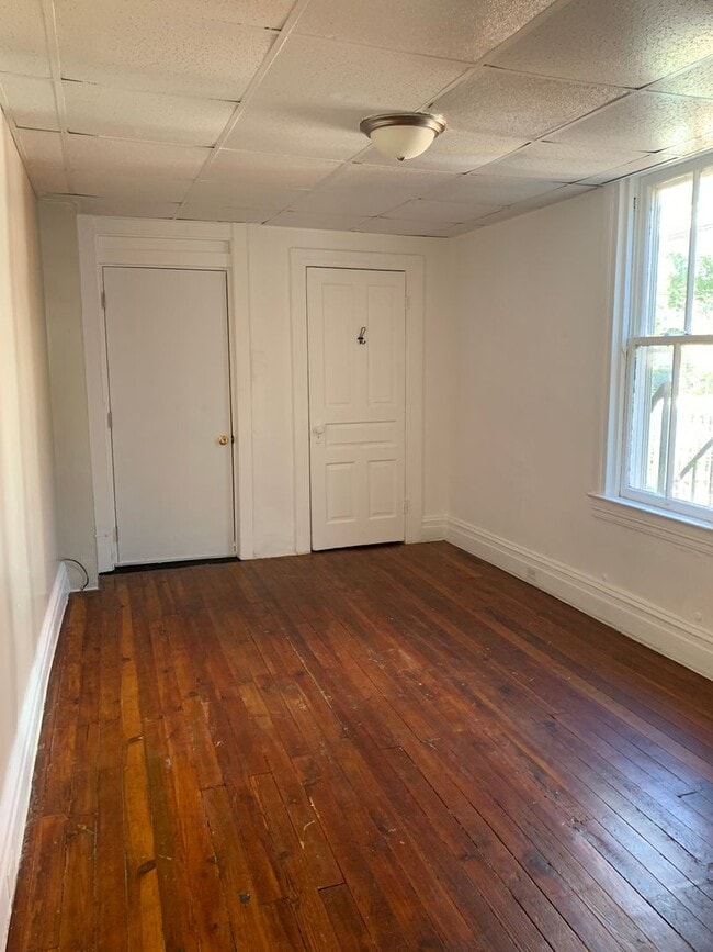 Building Photo - Coming Soon! 2nd Floor 1 Bedroom York City