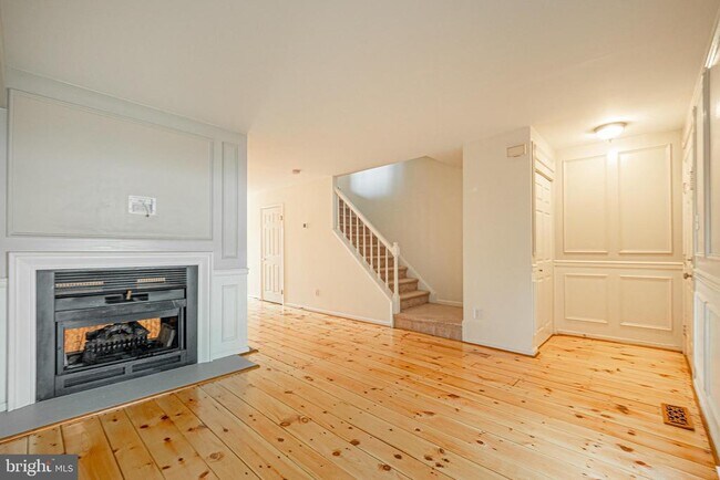Building Photo - 2703 Stoneham Dr