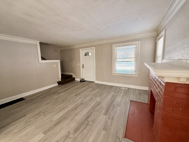 Foto del edificio - 5524 Woodland Ave