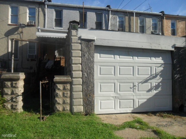 Building Photo - 2113 Presbury St