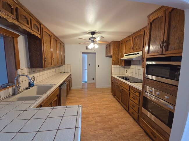Building Photo - Well Maintained - 2 bedroom home in great area.