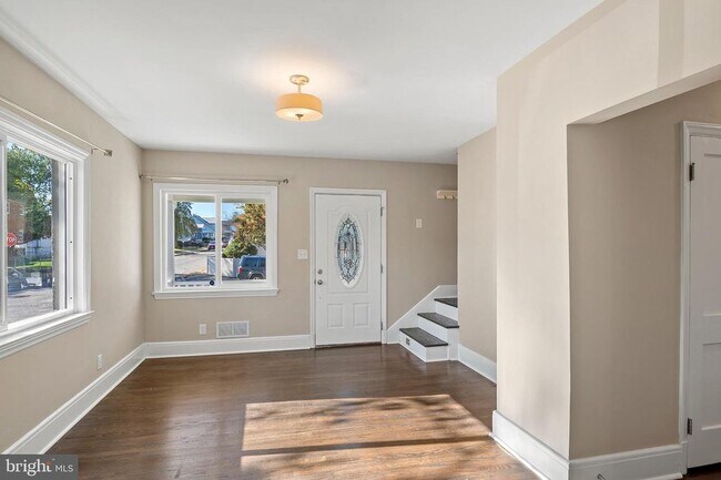 Foto del edificio - 4621 Greenhill Ave