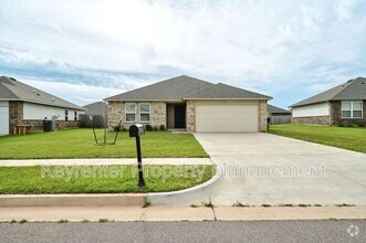 Building Photo - 932 S Blackjack Ln