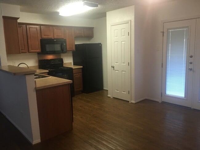 Building Photo - 3606 Major St