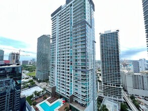 Building Photo - 1060 Brickell Ave