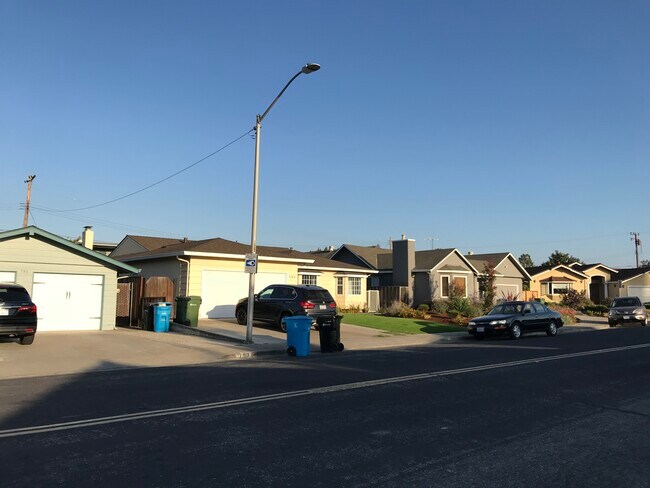 Foto del edificio - 797 Cornell Dr