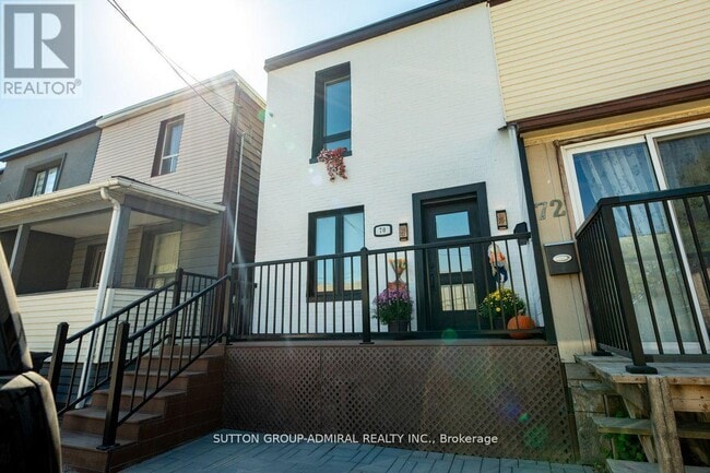 Building Photo - 70 Carlaw Ave