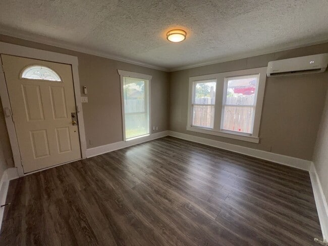 Foto del edificio - 6915 Avenue L