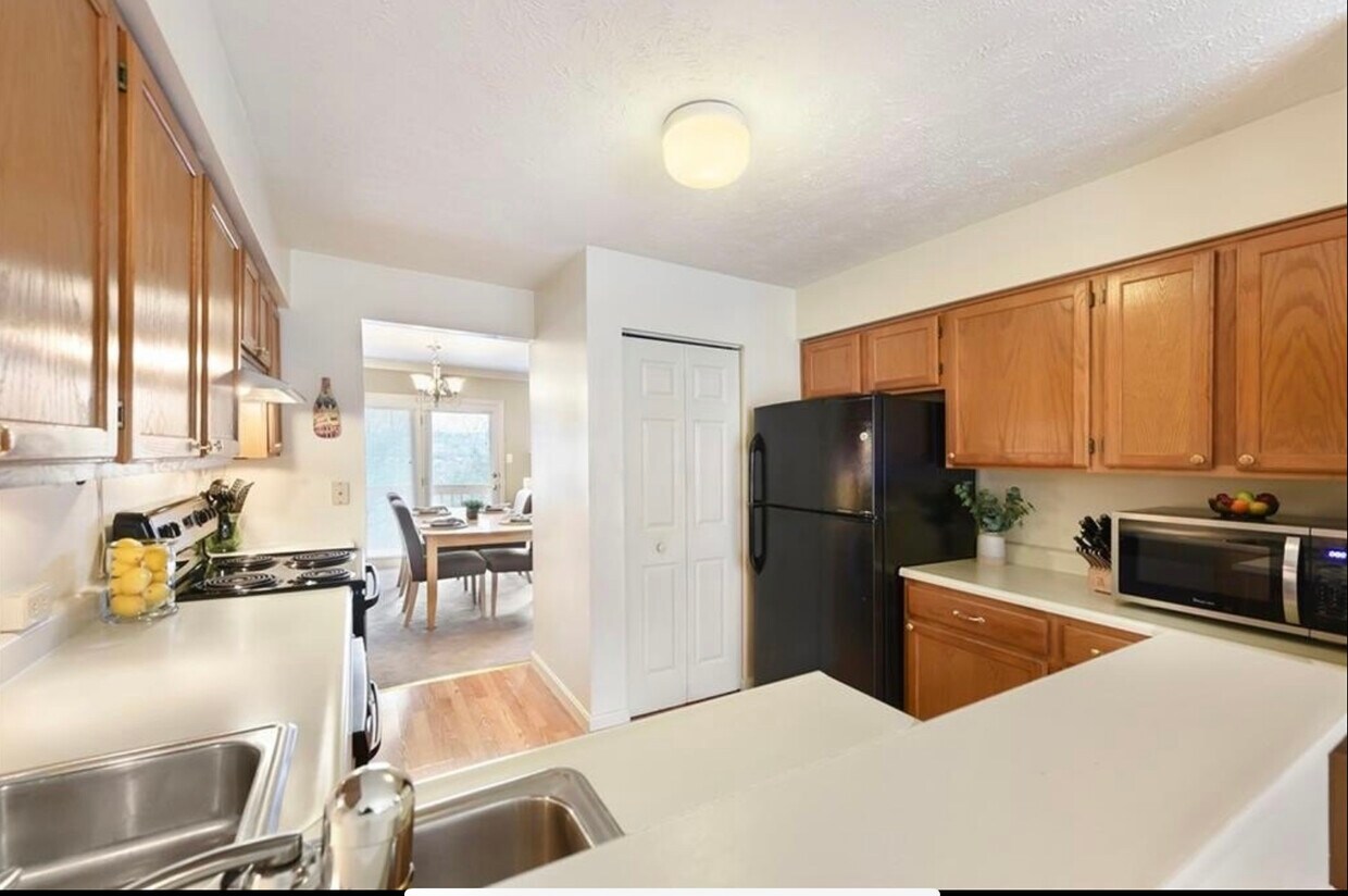 290 Cordial Dr, Bridgeville, PA 15017 Townhome Rentals in Bridgeville