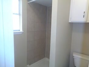 Building Photo - 14022 Greenway Dr