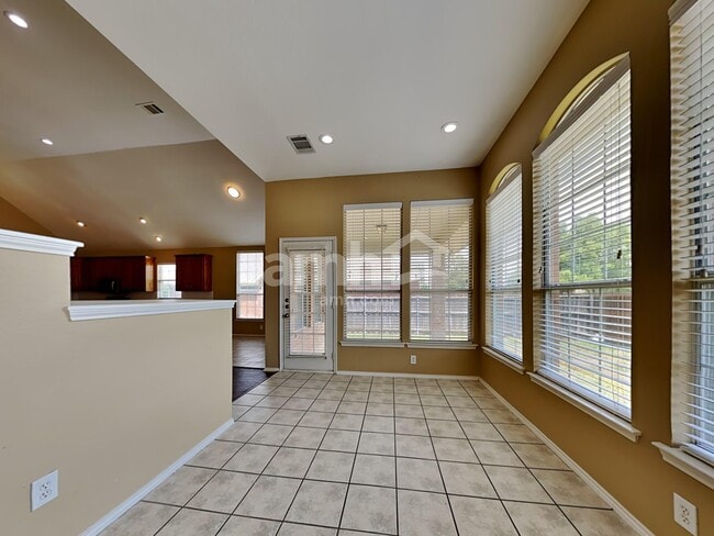 Building Photo - 2408 Kittyhawk Drive