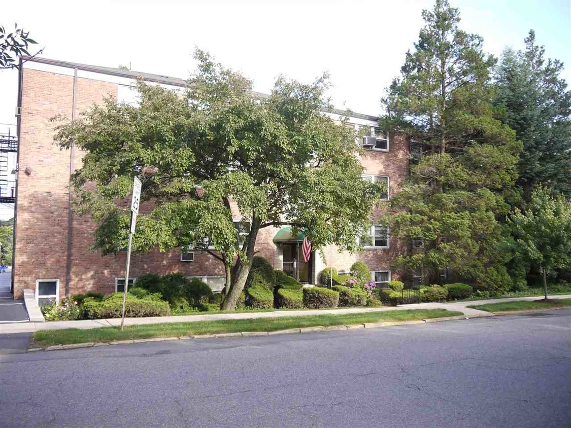 612 Hillside Ave, Nutley, NJ 07110 House Rental in Nutley, NJ