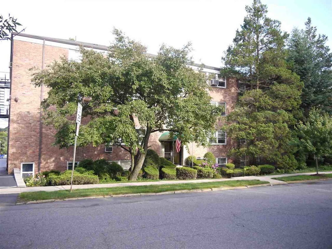 612 Hillside Ave, Nutley, NJ 07110 House Rental in Nutley, NJ