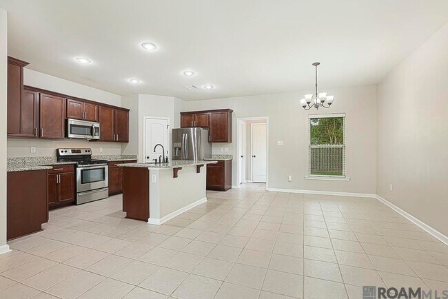 Foto del edificio - 18317 Sunset Park Dr