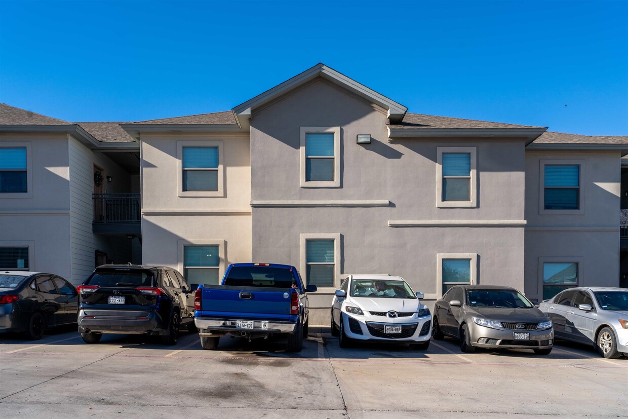 Primary Photo - 4250 Dorel Dr