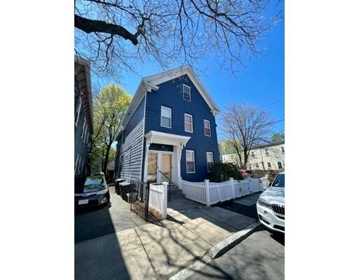 Primary Photo - 24 Callender St