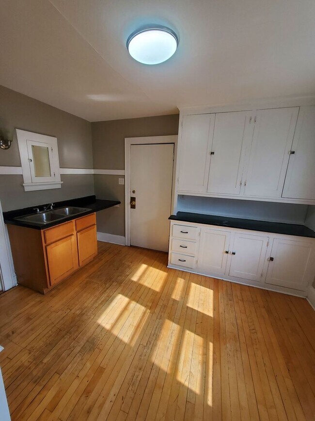 Foto del edificio - 2872 N 56th St