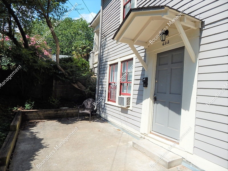 Primary Photo - 622 Waldo St SE