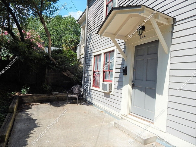 Photo - 622 Waldo St SE House