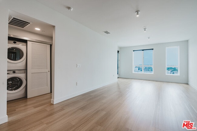 Foto del edificio - 10601 Washington Blvd