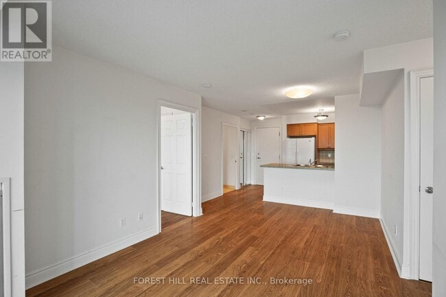 Building Photo - 15 Greenview Ave