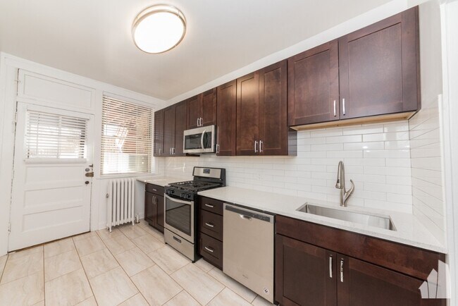 Foto del edificio - 7000 N Sheridan Rd