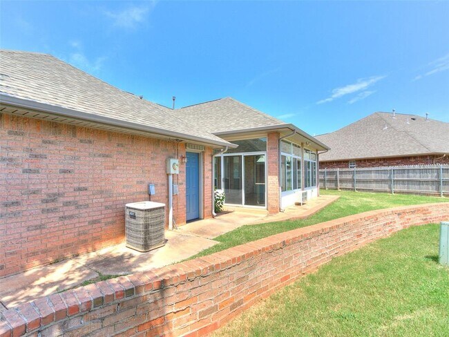 Building Photo - 5501 Lanceshire Ln