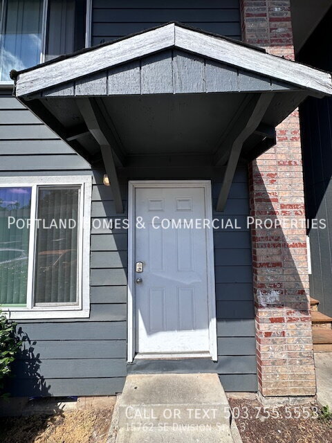 Photo - 15762 SE Division St.-3