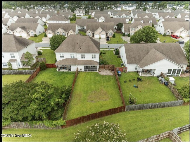 Building Photo - 1625 Brook Hollow Dr