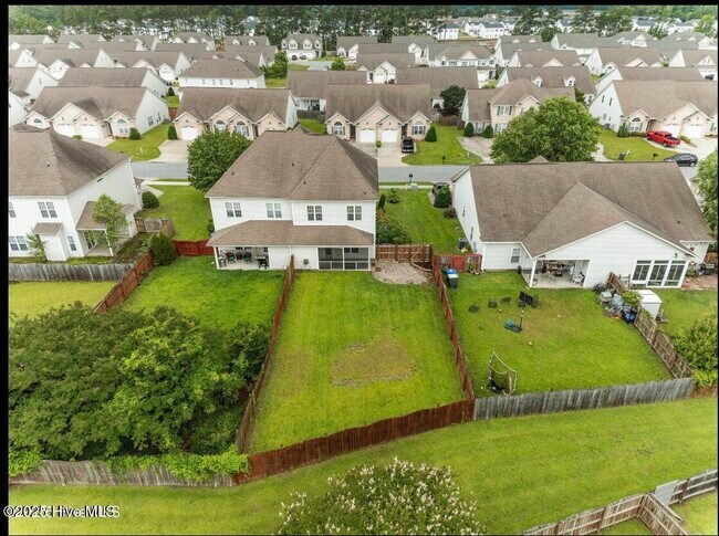 Foto del edificio - 1625 Brook Hollow Dr