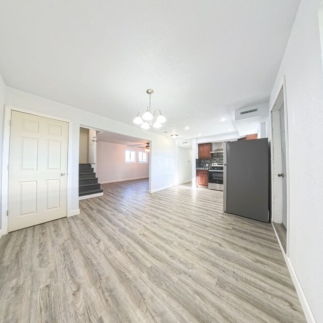 Building Photo - 2715 Summer Meadows Dr