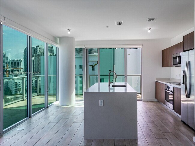 Foto del edificio - 1600 SW 1st Ave