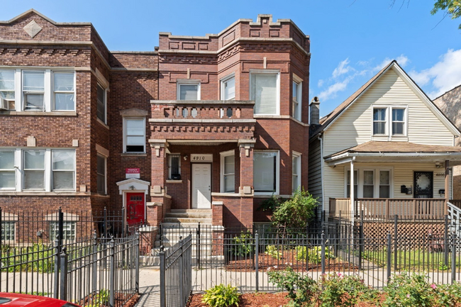 Building Photo - 4910 W Van Buren St