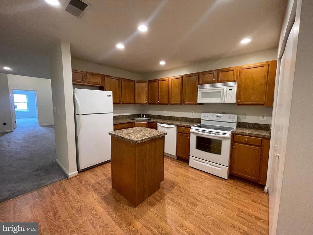 Primary Photo - 1119 Light St