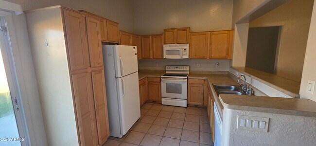 Foto del edificio - 9079 N 115th Dr