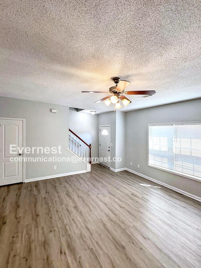 Building Photo - 8625 Thomas Ln